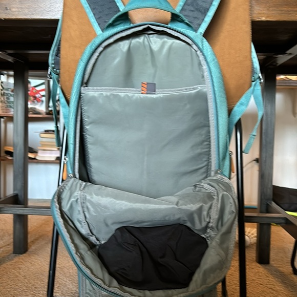 Thule Computer Backpack - Picture 5 of 8